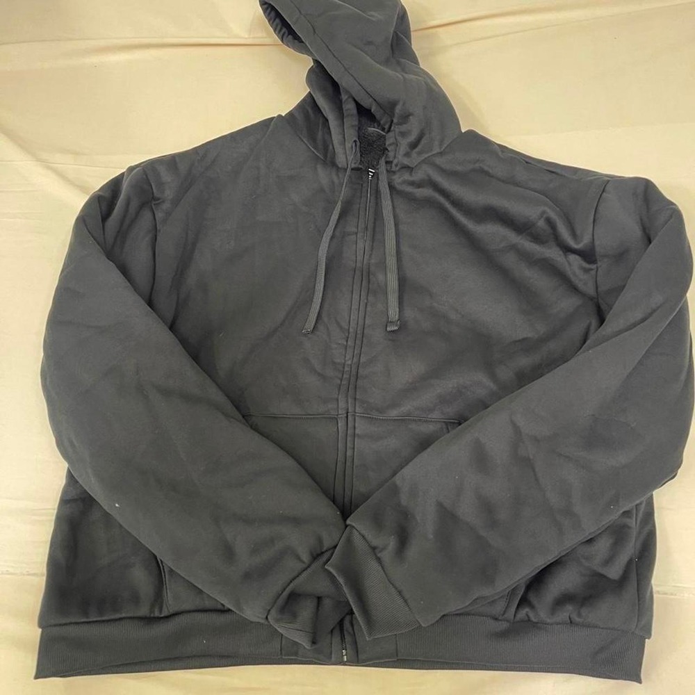 Black full-zip hooded‎ sweatshirt 🖤